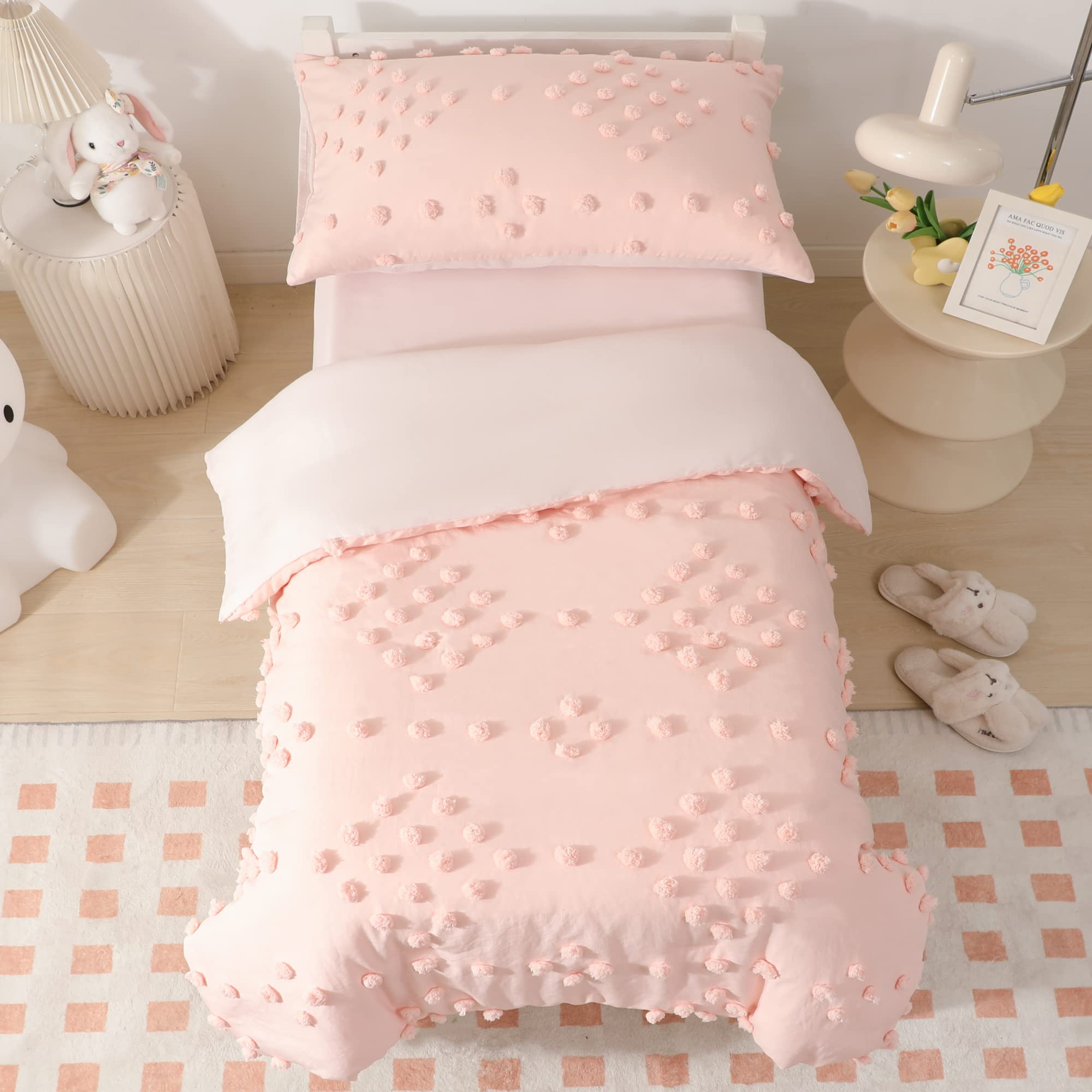 VIVILINEN flat sheet adds breathable all-season layer for kids' sleep.