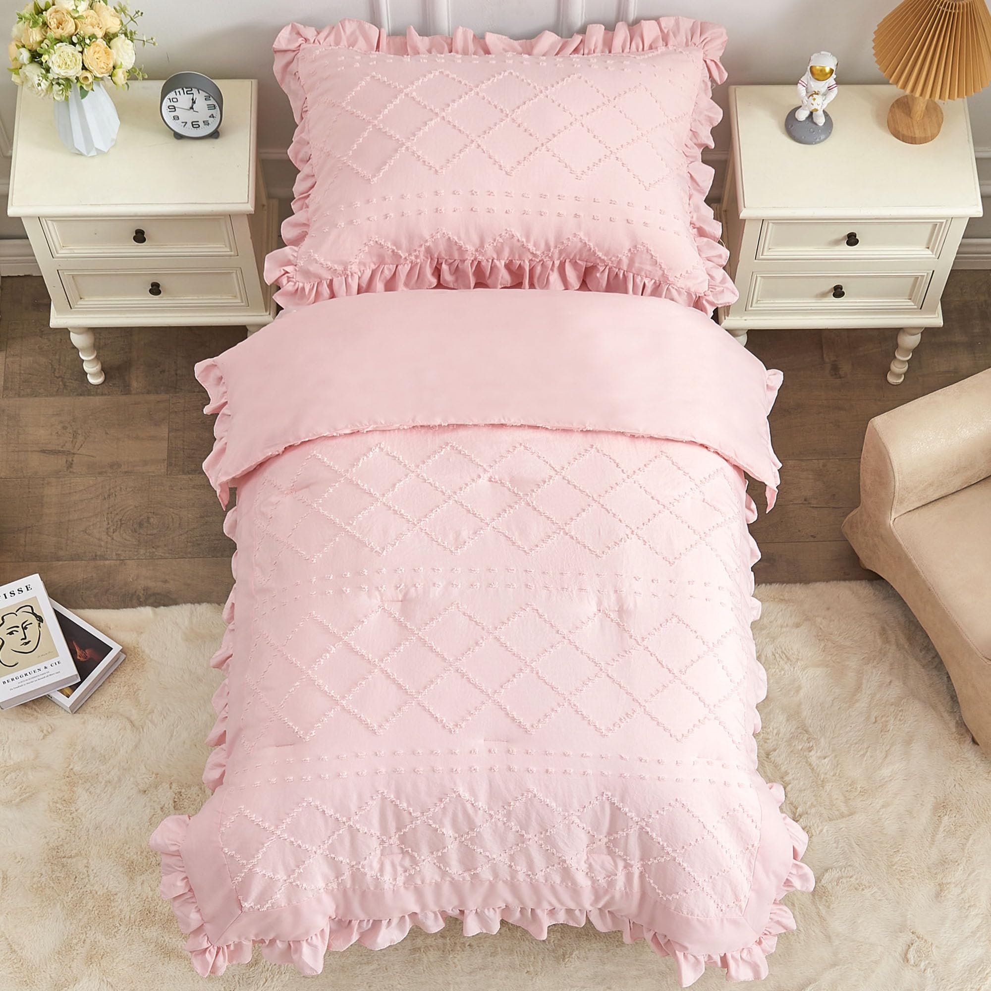 vivilinen toddler bedding pillowcase close-up supports gentle sleep with soft microfiber