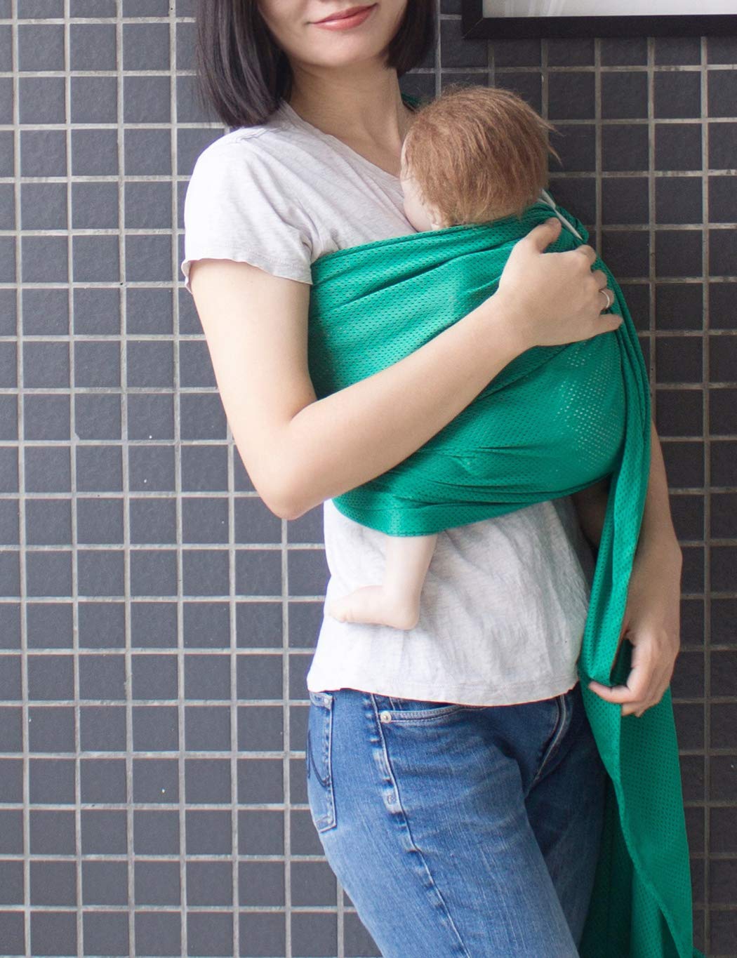 Vlokup Baby Water Ring Sling features a pack pocket for on the go.