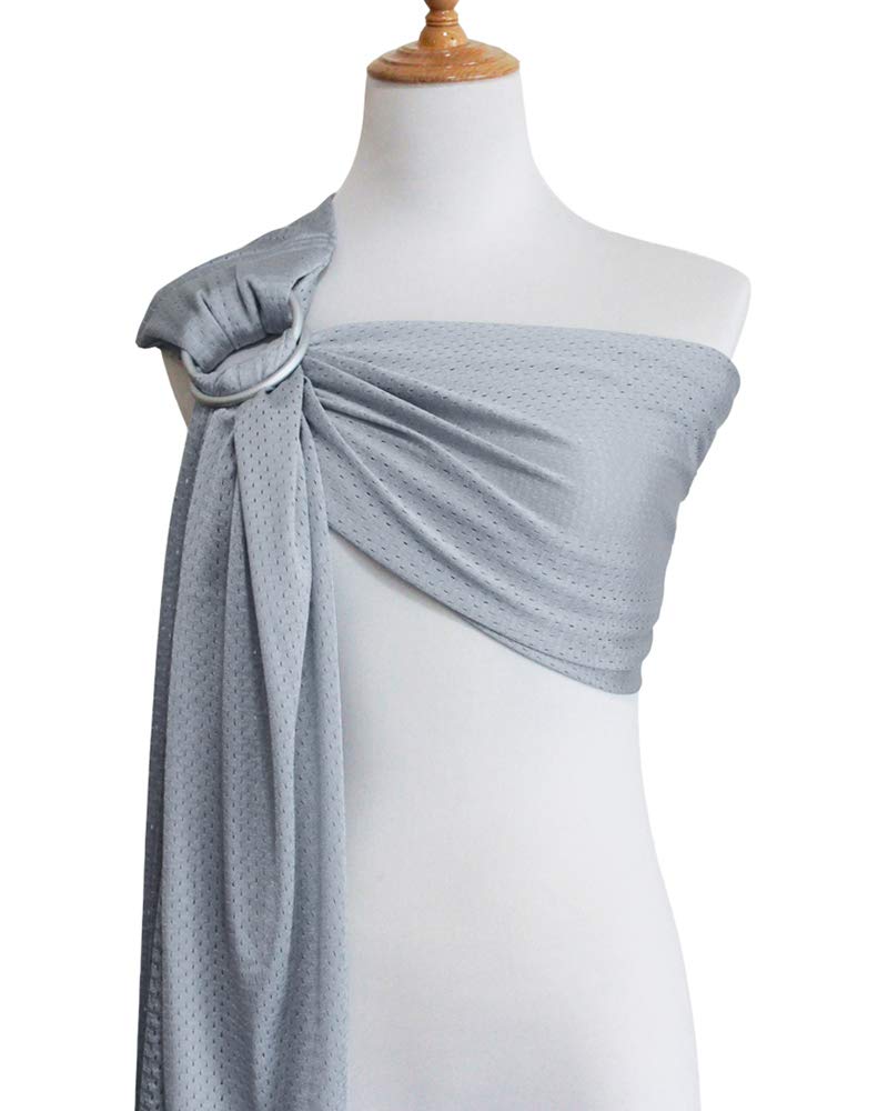 Vlokup sling-packable pocket demonstrates convenient packing for on-the-go parents.