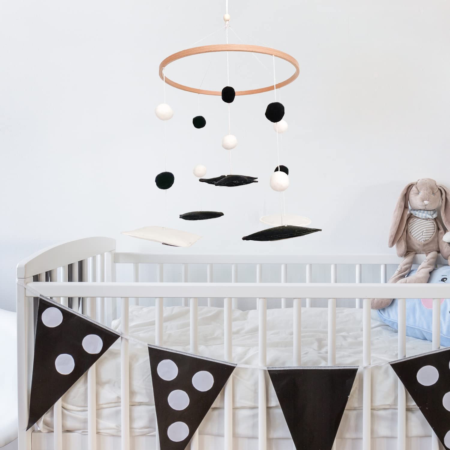 Vlokup Montessori mobile contrast pattern boosts visual engagement