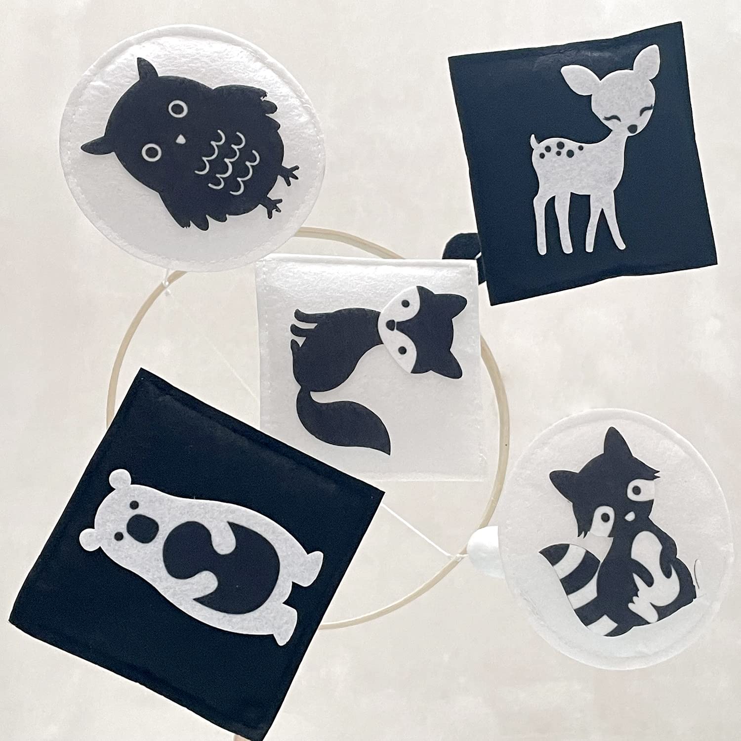 Vlokup Montessori Mobile safe-padding highlights quality fabrics and baby-safe construction.