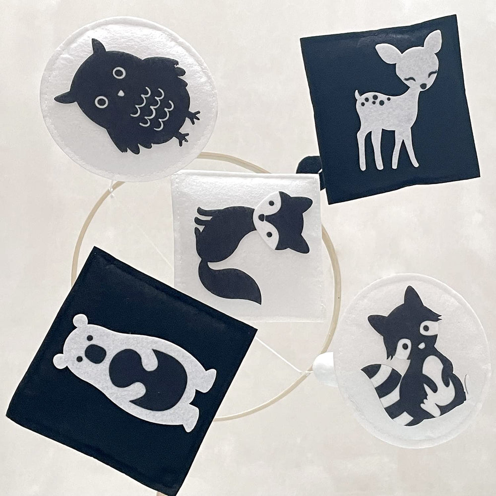 Vlokup Montessori Mobile safe-padding highlights quality fabrics and baby-safe construction.
