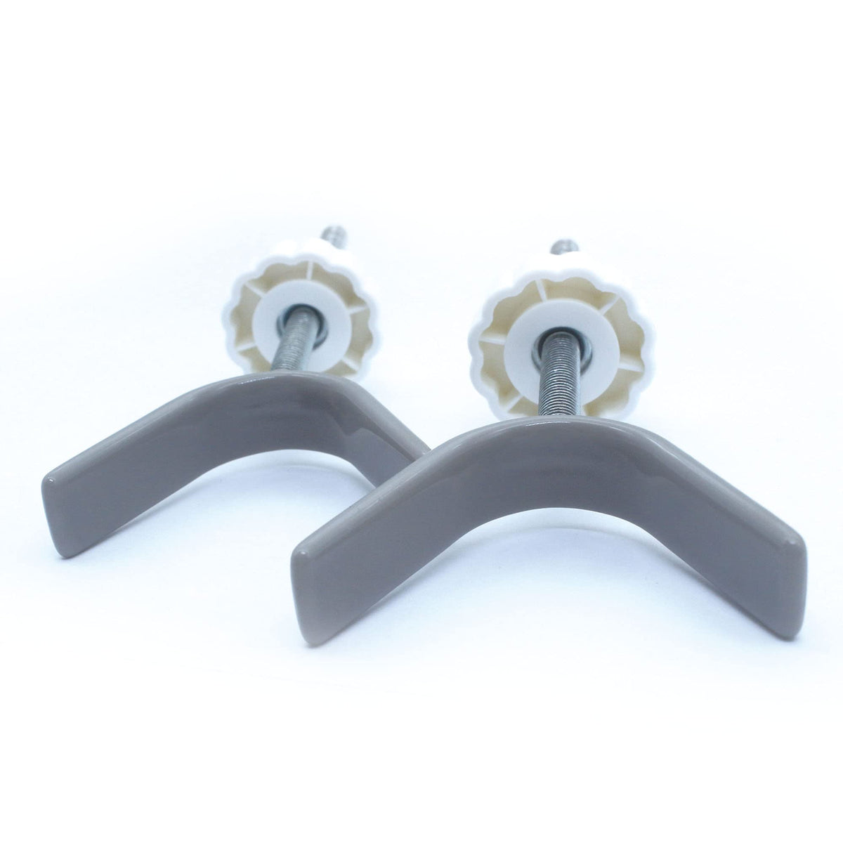 VMAISI Y-Spindle adapter on stair rail for secure, tool-free installation