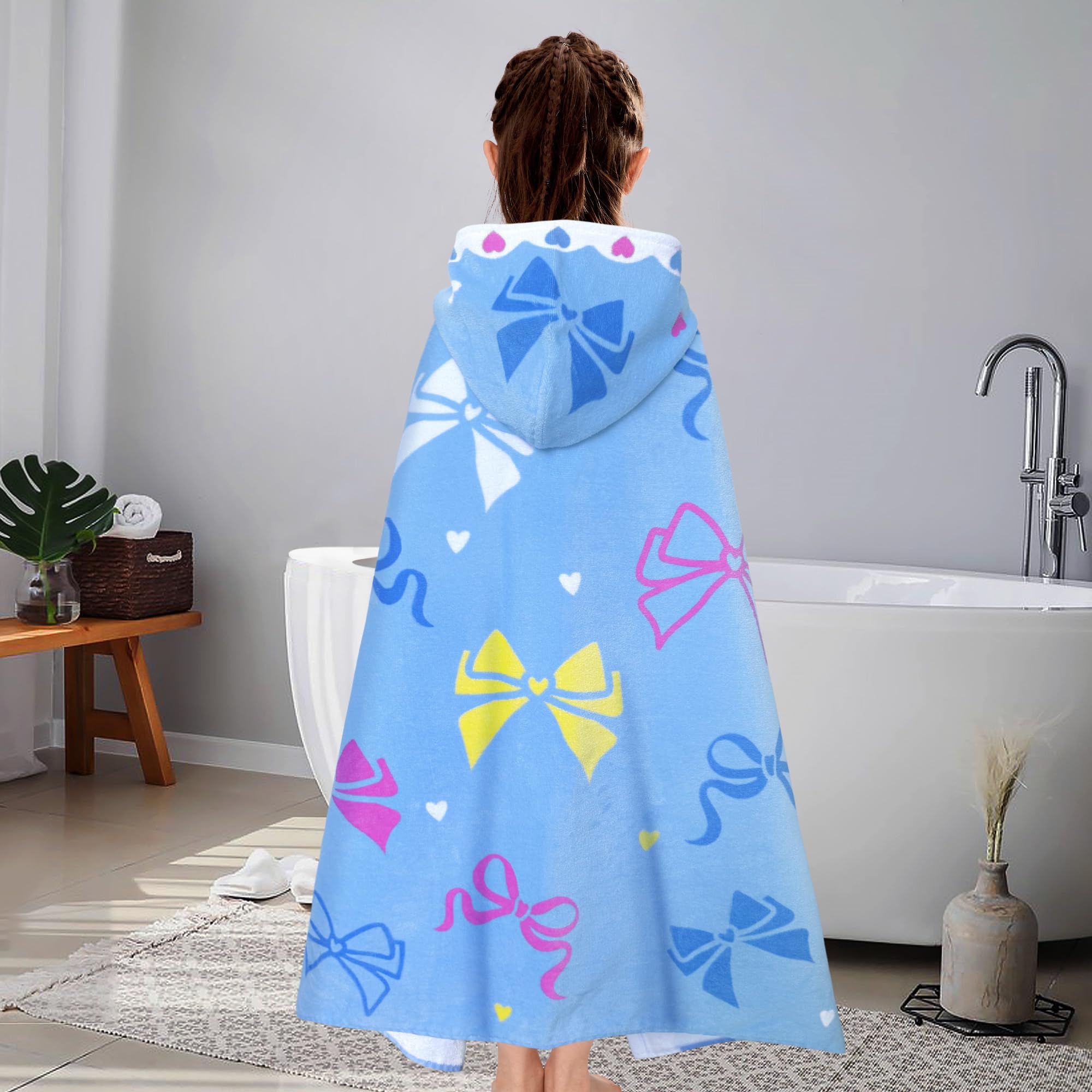 VOOVA & MOVAS UPF50 hood offers sun coverage on sunny days.