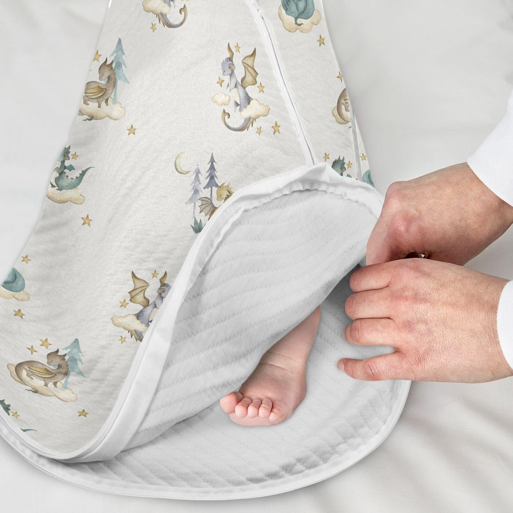 vvfelixl Dragon Baby sleeping bag neck detail shows gentle skin-safe guard
