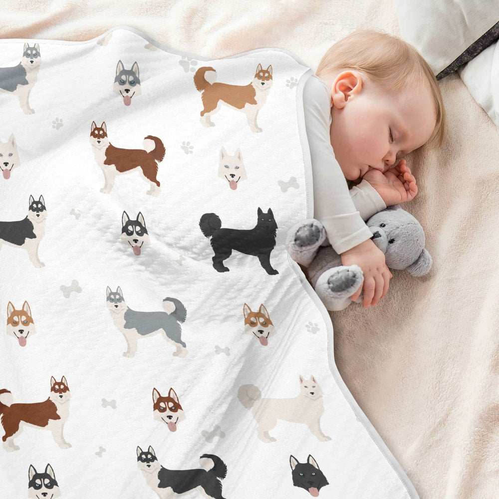 vvfelixl swaddle blanket folded close-up highlighting easy-care fabric
