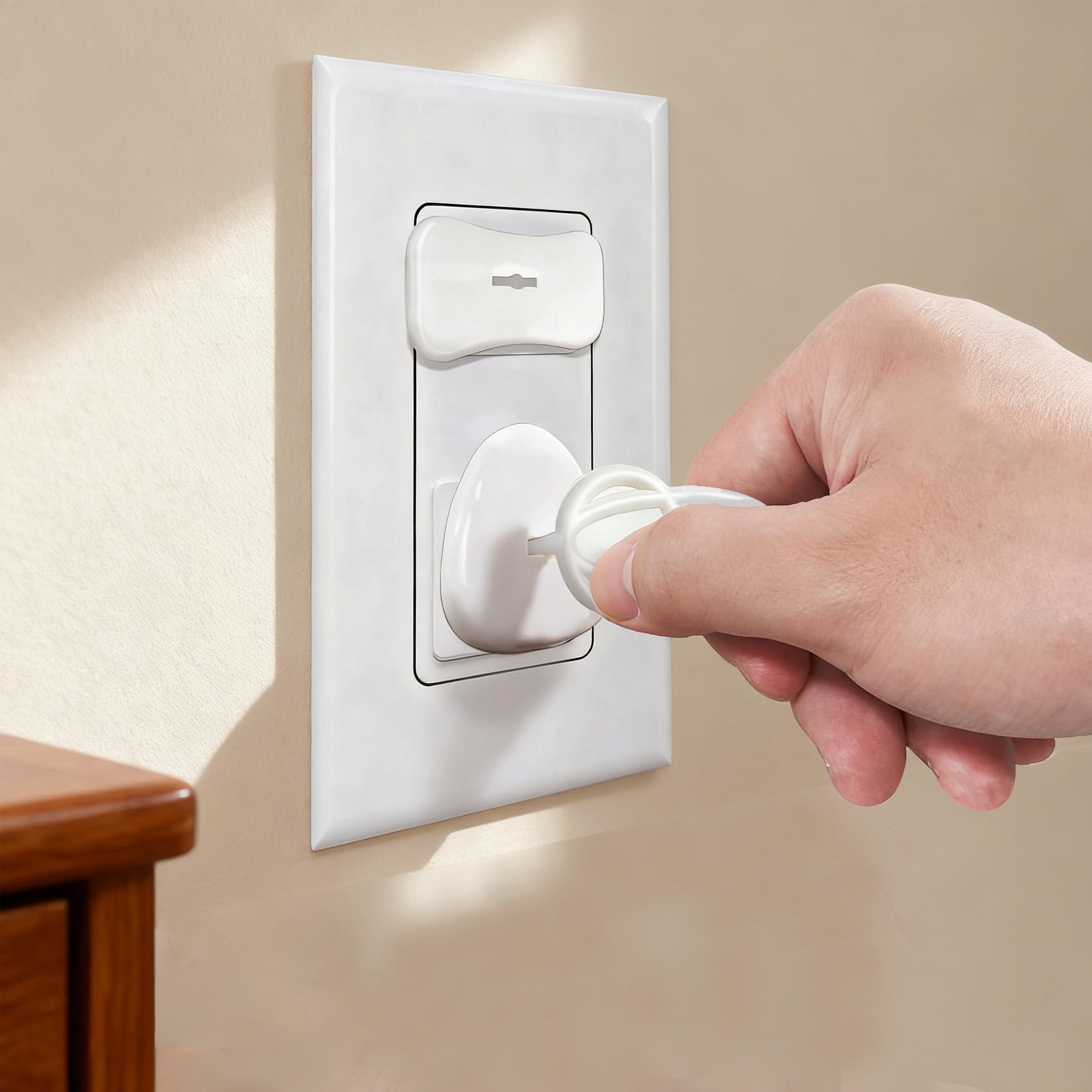 VYNFLICK outlet covers in use demonstrate childproofing and peace of mind.