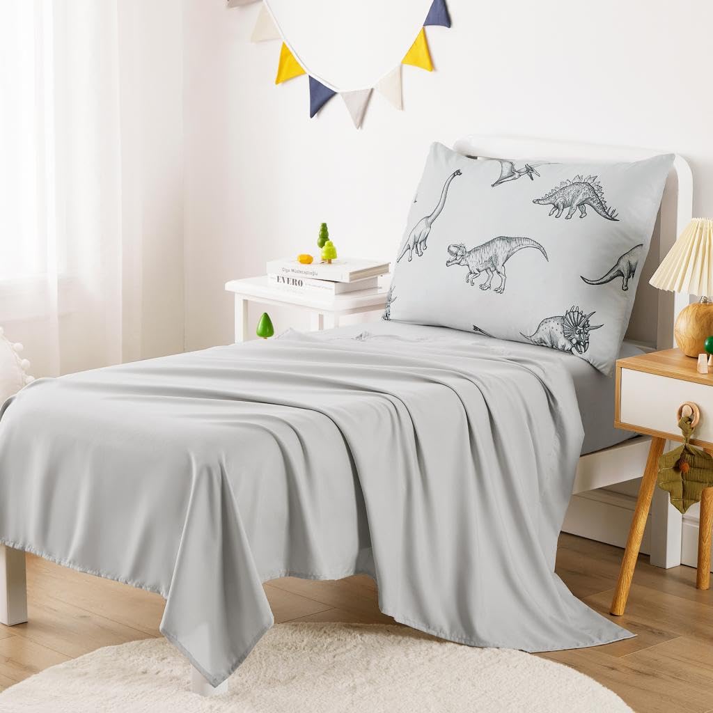Wake In Cloud fitted sheet elastic and 8-inch pocket fit standard toddler mattresses.