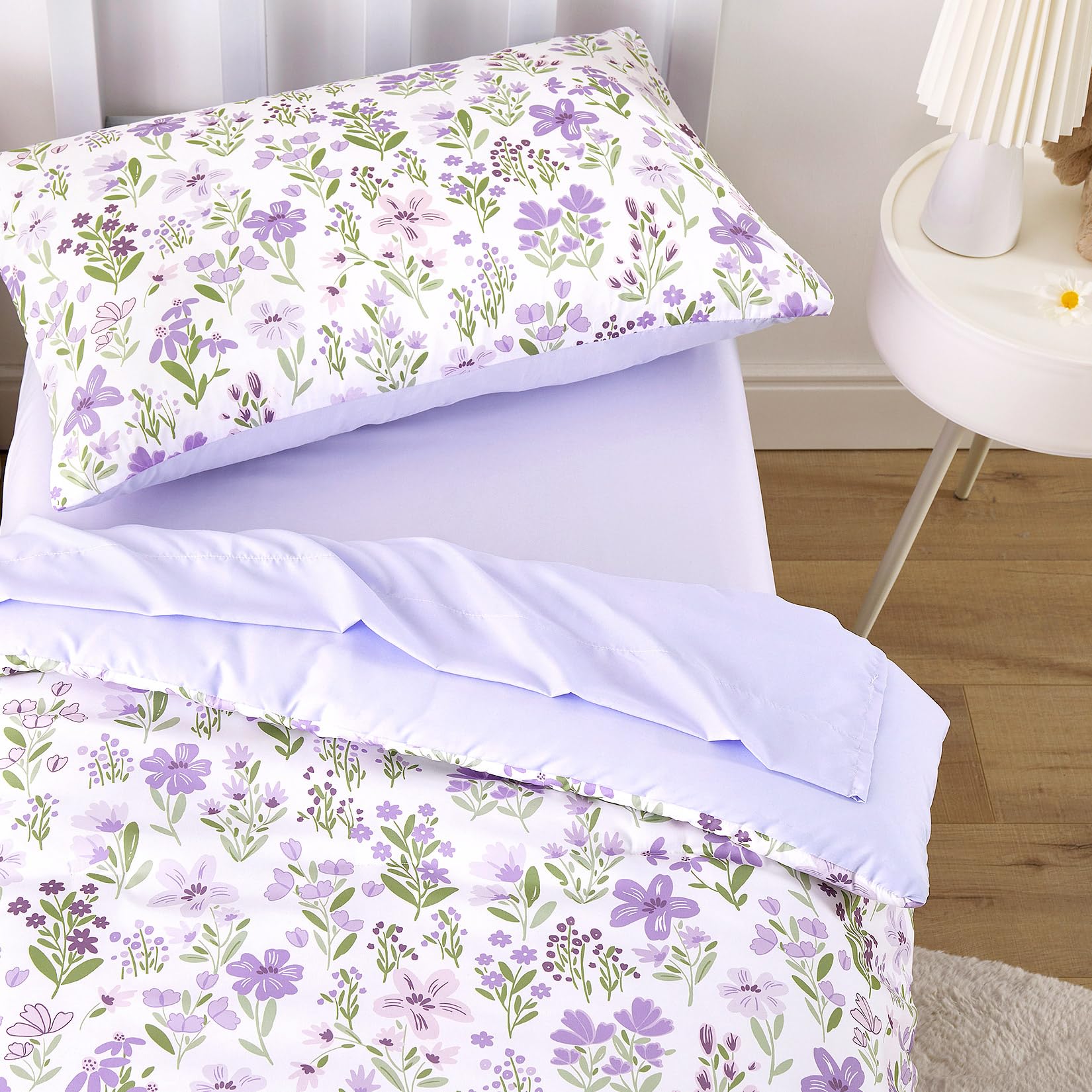 Wake In Cloud flat sheet 45x60 supports a comfortable toddler bed setup.