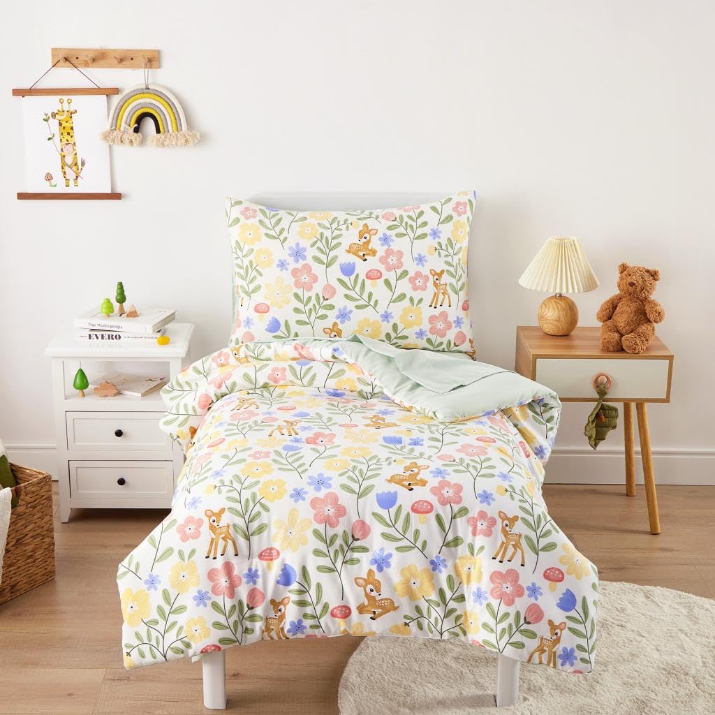 Wake In Cloud floral bedding comforter close-up shows soft microfiber warmth.