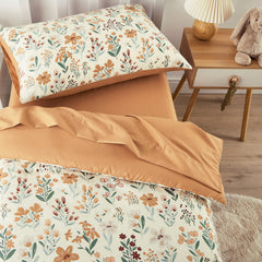 Wake In Cloud floral toddler bedding fitted sheet with elastic fits snugly on toddler mattresses.