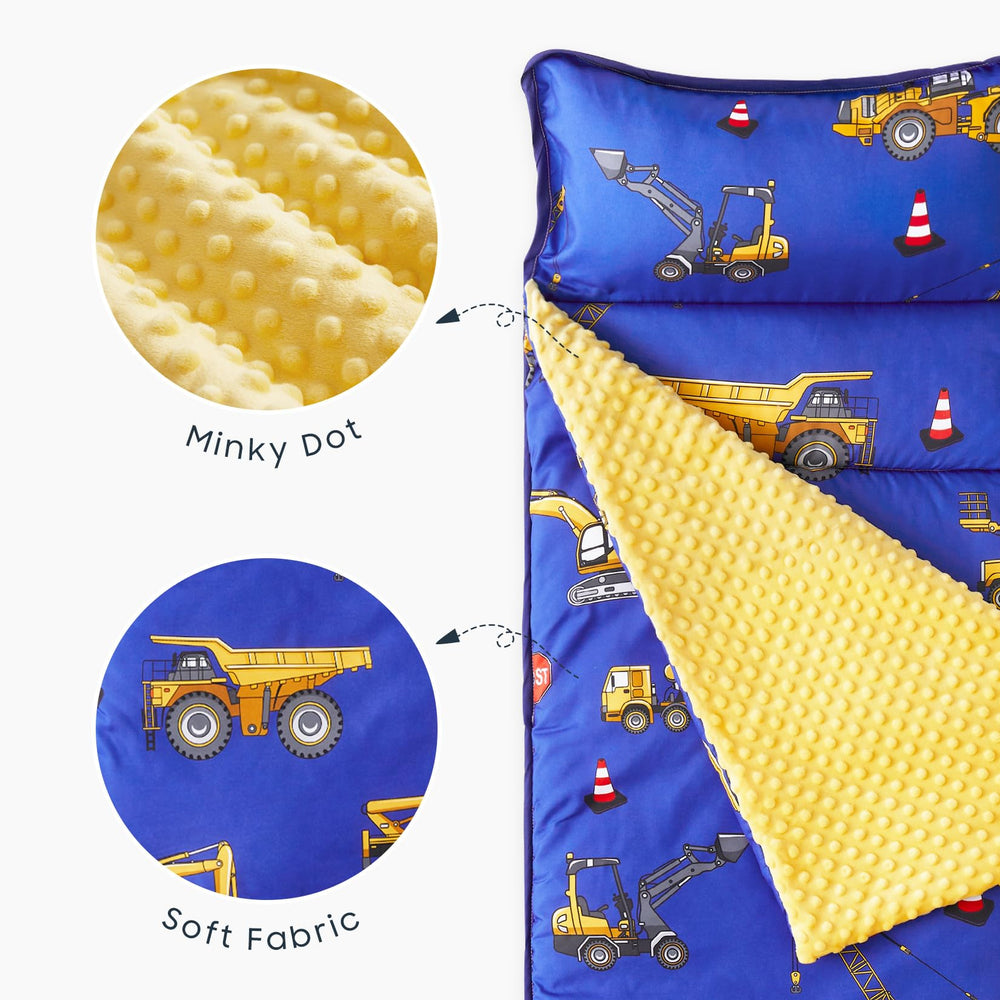 Wake In Cloud nap mat carrying handle for quick, portable naps.