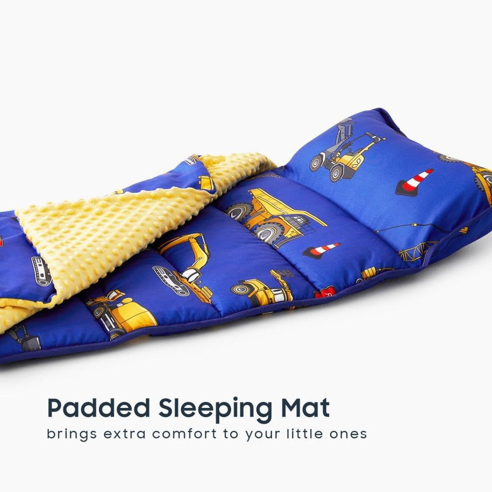 Wake In Cloud nap mat with integrated name tags for easy identification.