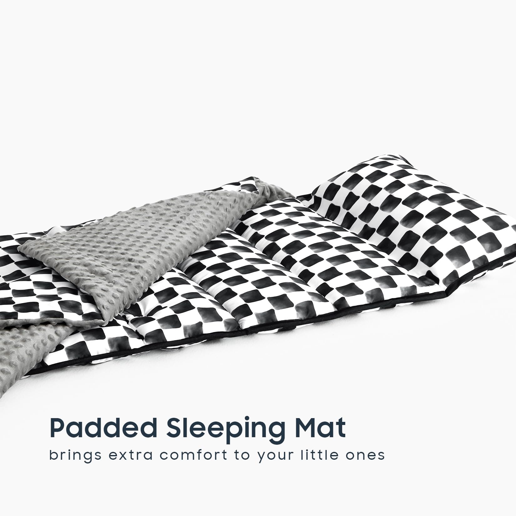 Wake In Cloud nap mat name-card feature keeps kid's belongings organized