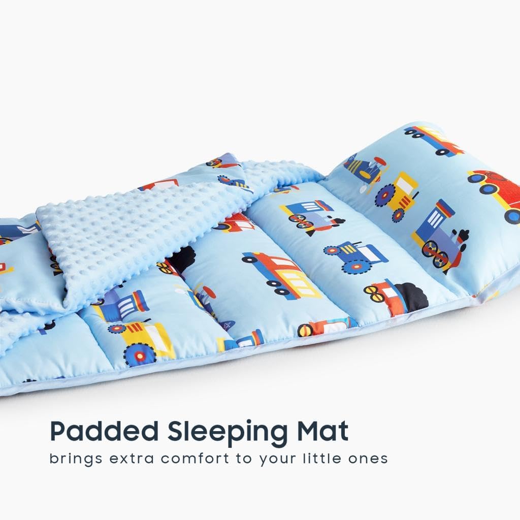 Wake In Cloud integrated name cards help quick child identification.
