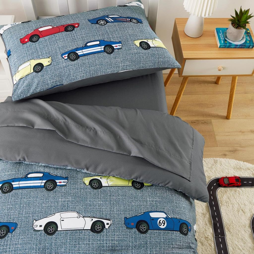 Wake In Cloud fitted sheet with eight-inch pocket fits toddler mattress securely.