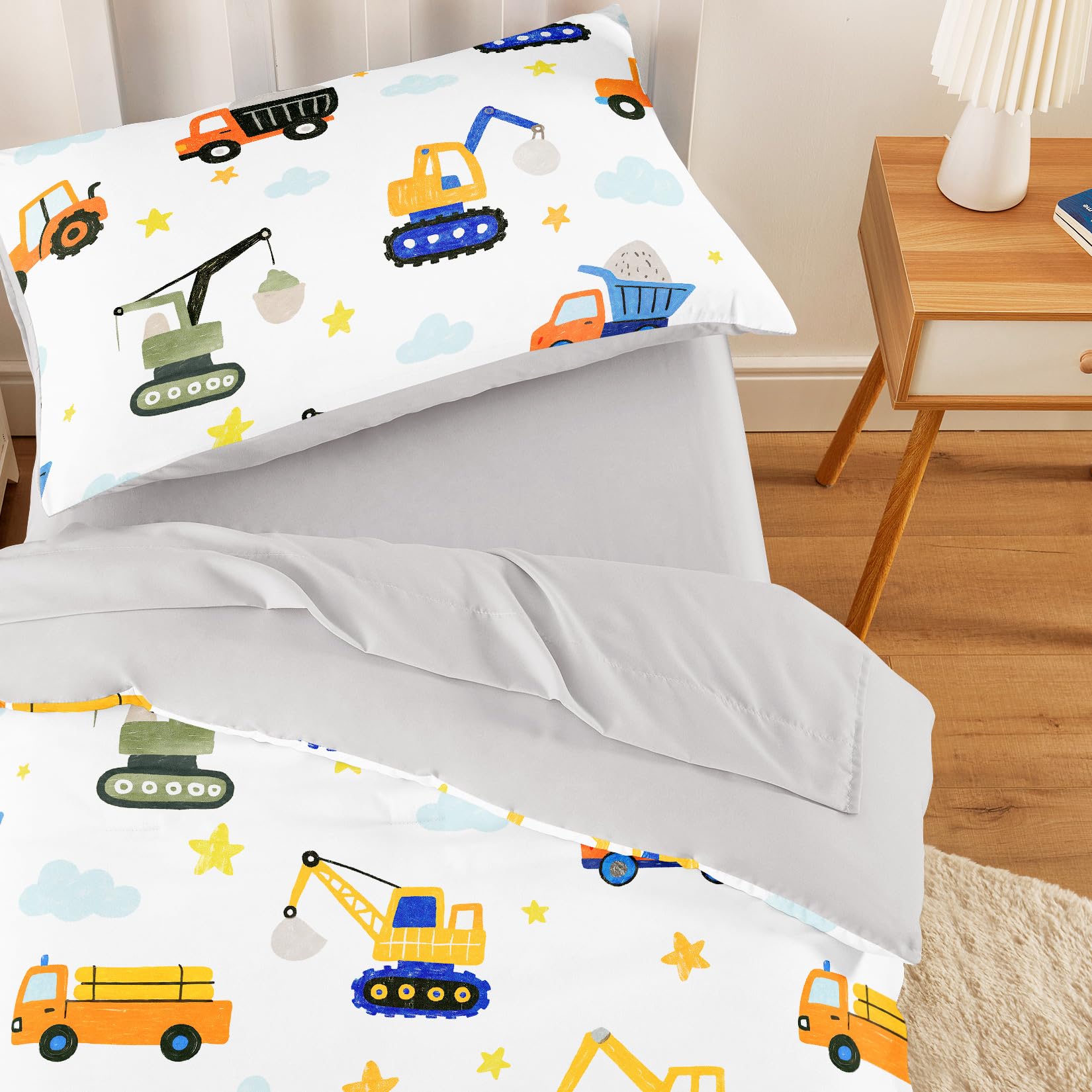 Wake In Cloud fitted sheet with elastic and 8 inch pocket for secure fit