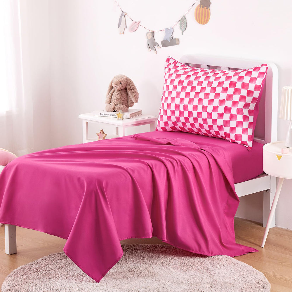 Wake In Cloud pillowcase adds soft touch to bedtime routines.