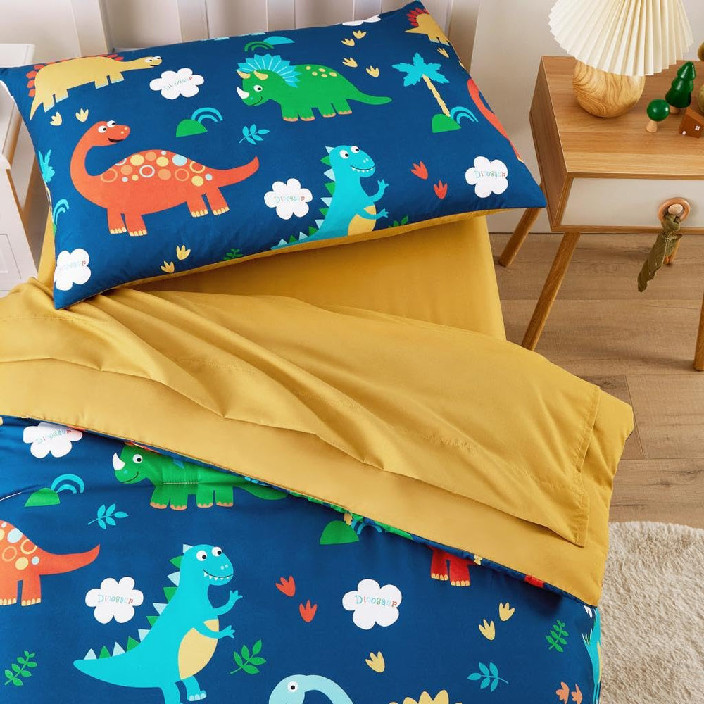 Wake In Cloud fitted sheet with elastic and an 8-inch pocket secures the mattress.