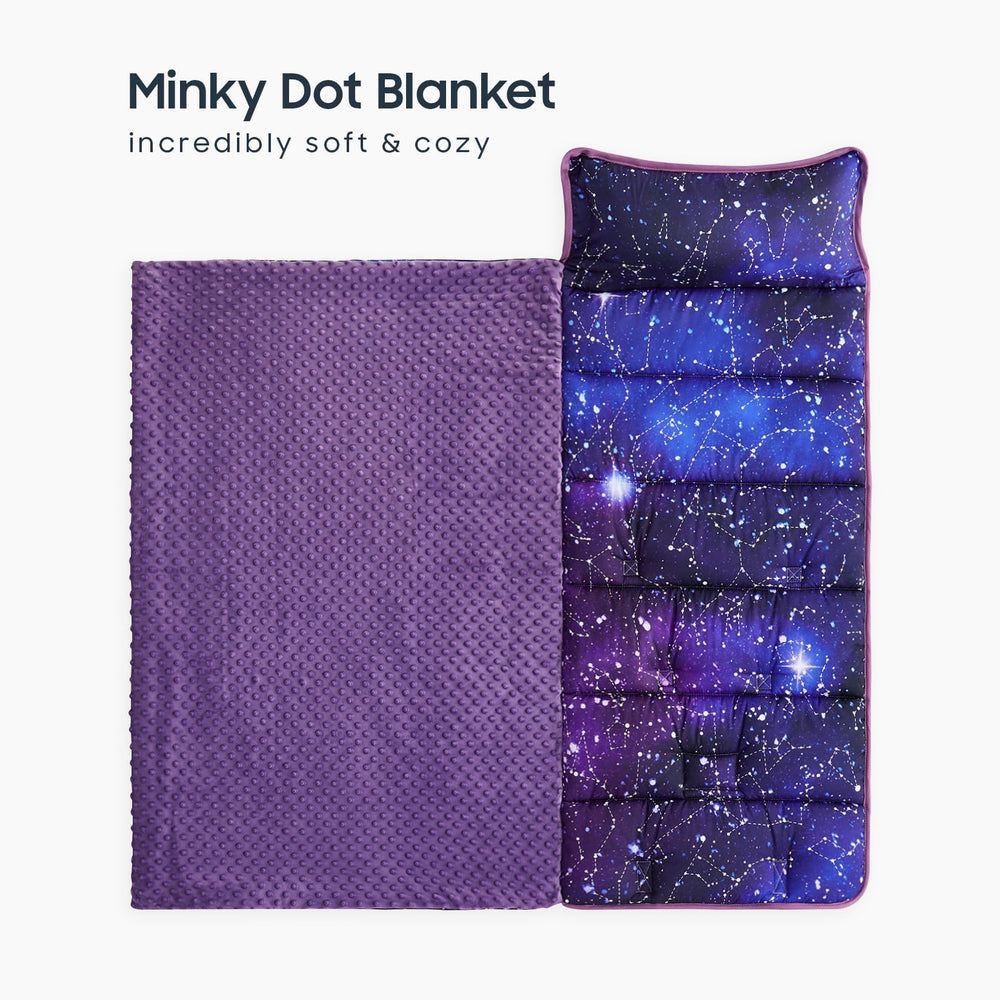 Wake In Cloud nap mat pillow removable detail enables easy cleaning and customization.