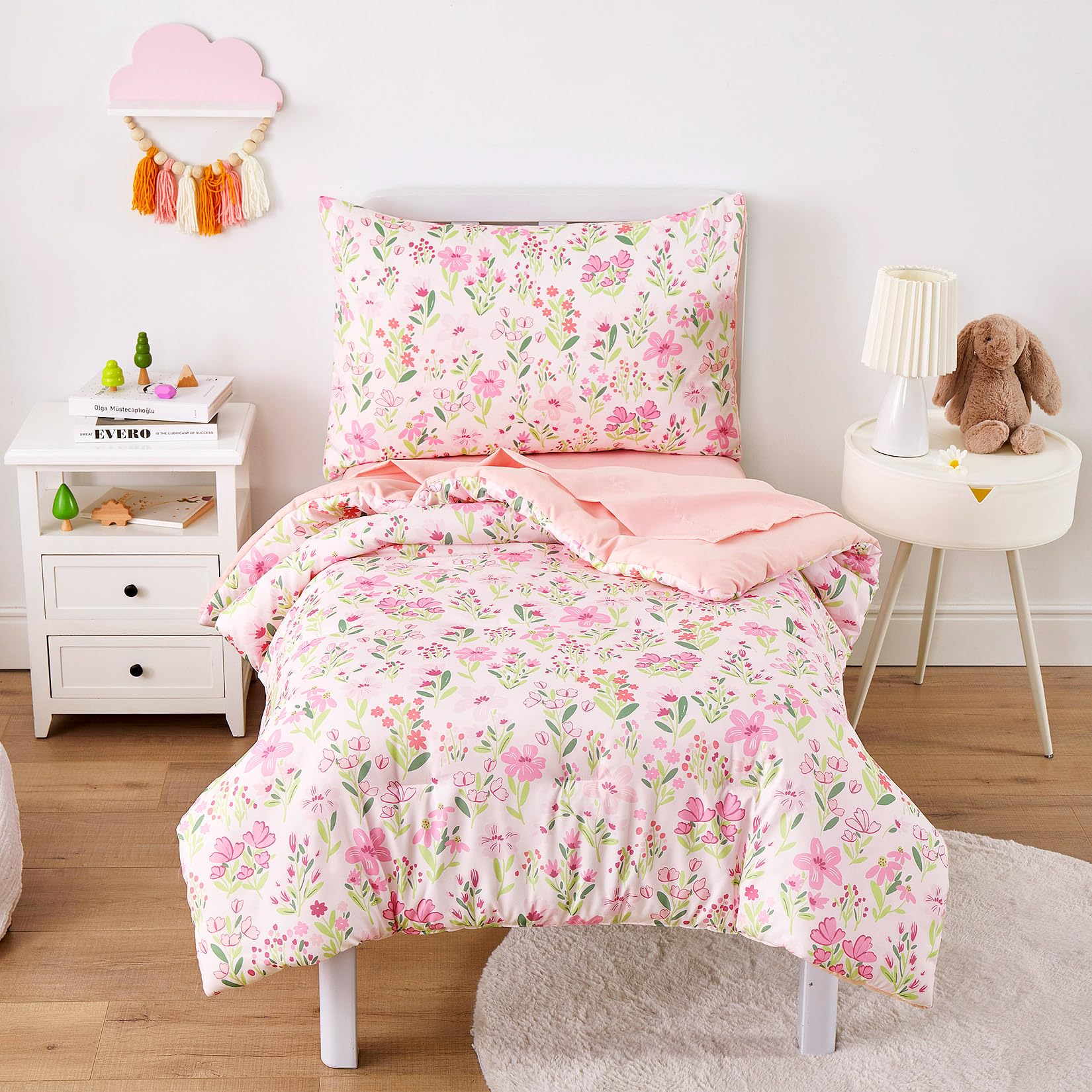 Wake In Cloud floral toddler bedding comforter close-up, ultra-soft microfiber for all-season comfort.