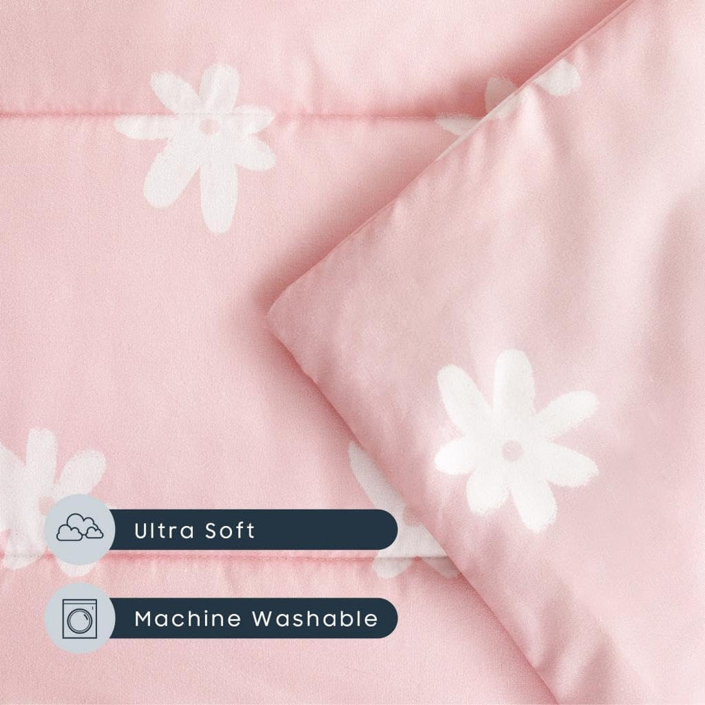 Wake In Cloud detachable pillow and name cards for easy identification.