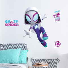 Wall Palz Ghost-Spider 23-inch pose decal with Gwen Stacy, instantly upgrades a kid’s room.