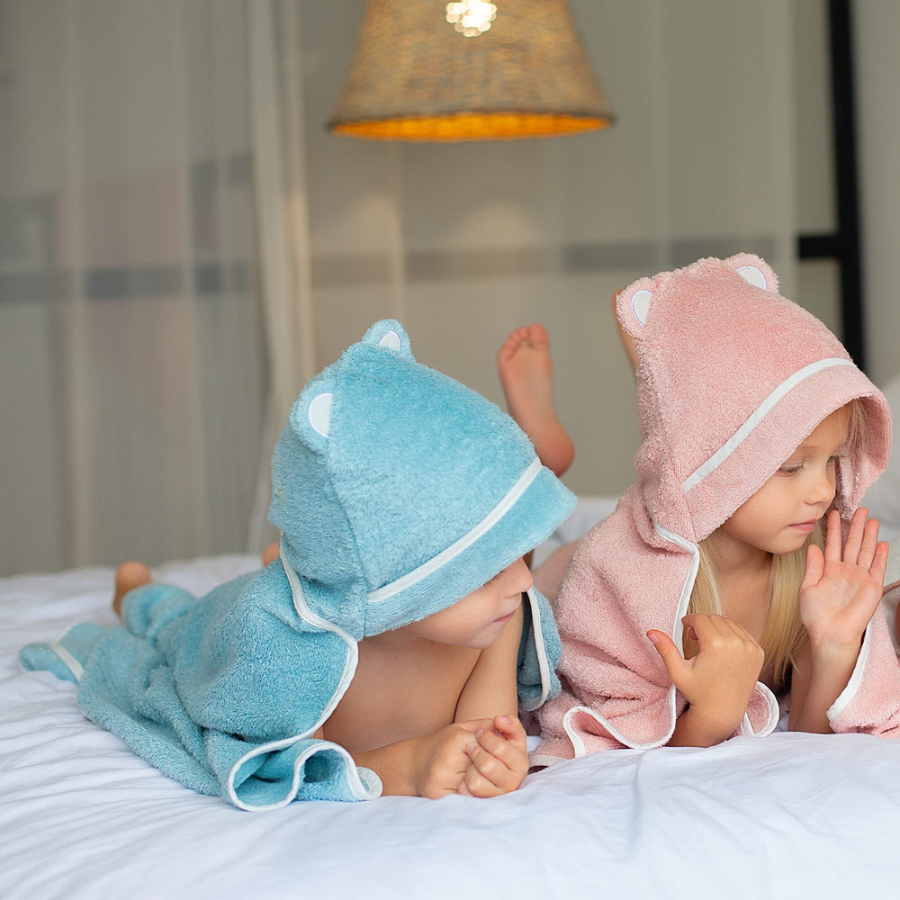 Warm Cuddles bamboo towel stitching detail highlights durability and snag-free finish.