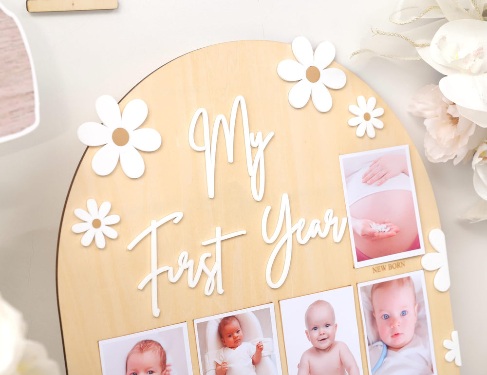 WAWUO 1st Year Photo Board packaging reveal shows protective packaging and flower glue usage.