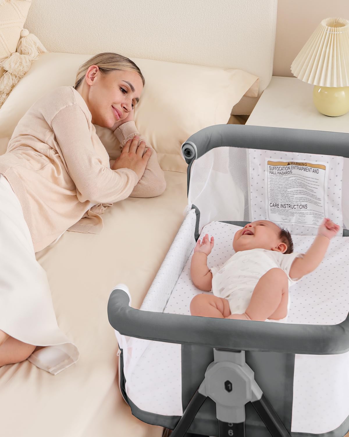 Wayfong bassinet 360° wheels with brakes allow silent movement for nighttime checks