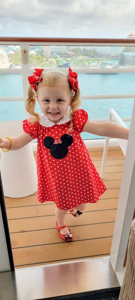 Wee Ones child-friendly clip keeps hair tidy during activities.