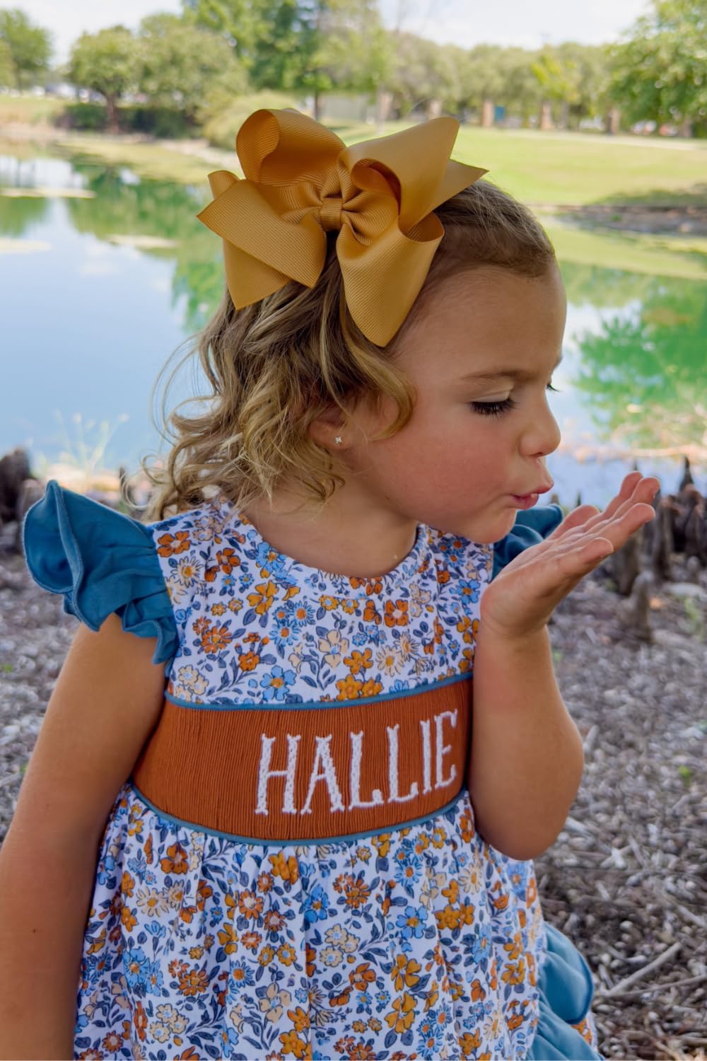 WeeStay clip keeps Wee Ones bows in place during play.