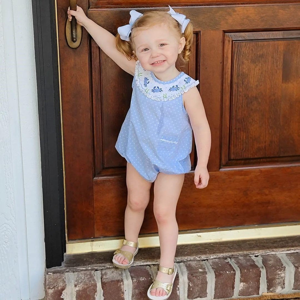 Wee Ones WeeStay clip with the contrasting edge bow adds cute style while staying comfortable.