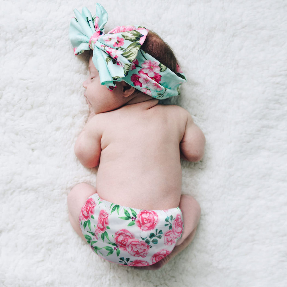 Wegreeco reusable and washable diaper set underlines eco-friendly, long-lasting babywear solution.