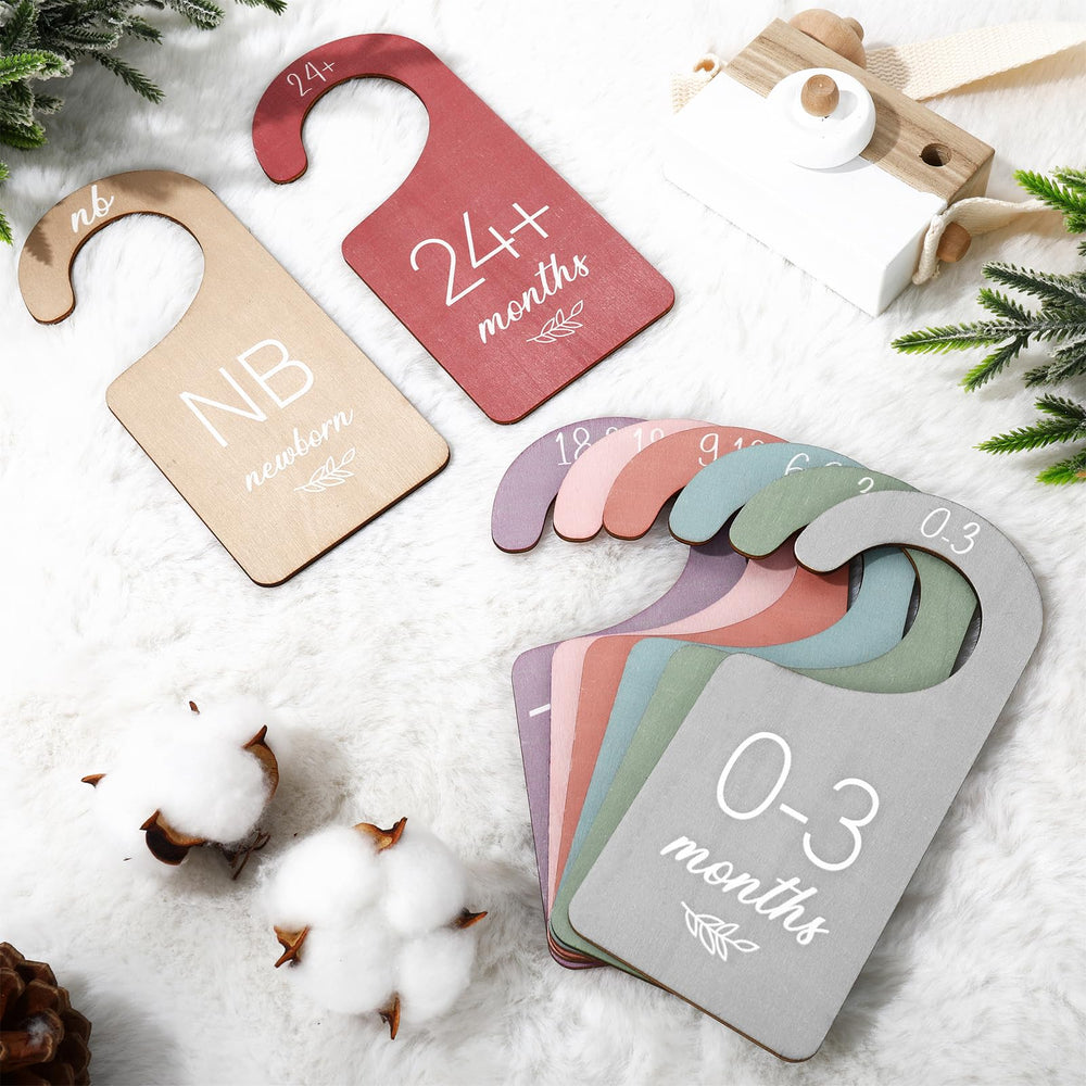 Whaline wooden closet dividers sized 17x7.5 cm for age-based organization.
