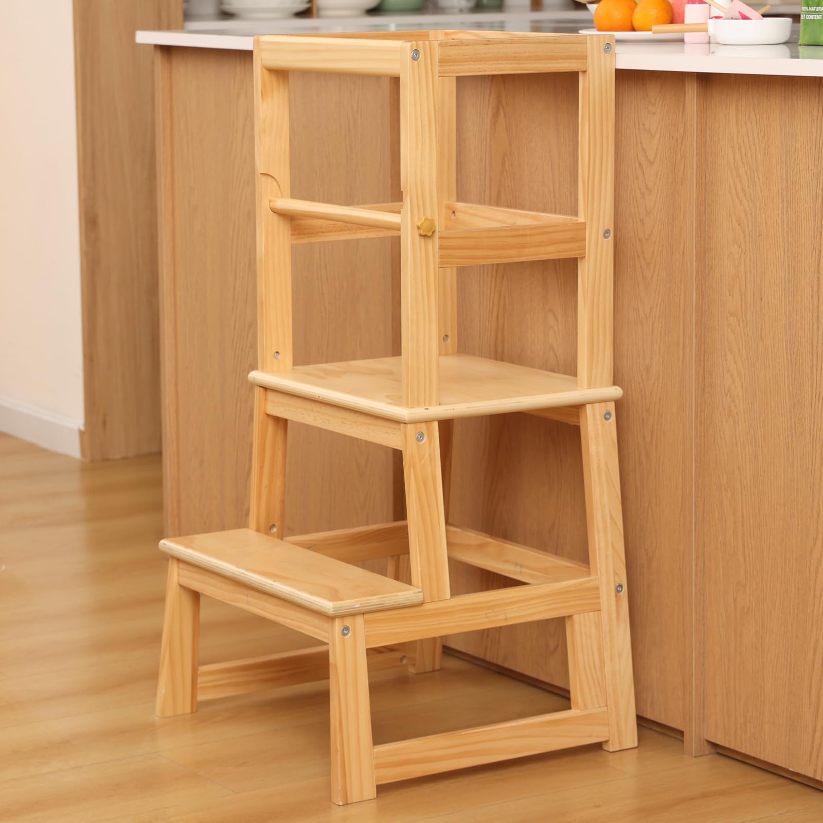Wiifo four-sided railings provide extra safety while little learners stand.