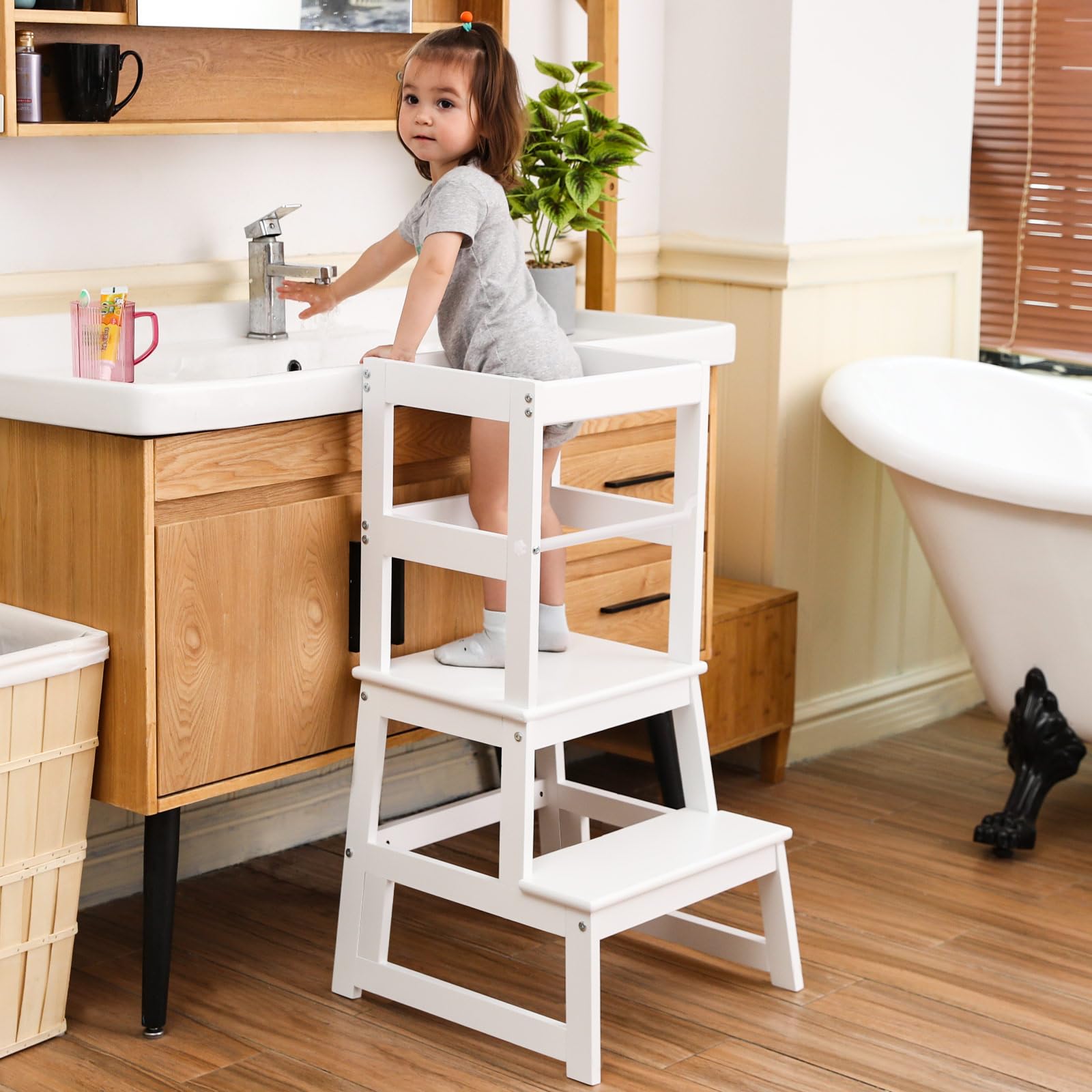 Wiifo Montessori design image emphasizes kid-friendly learning height