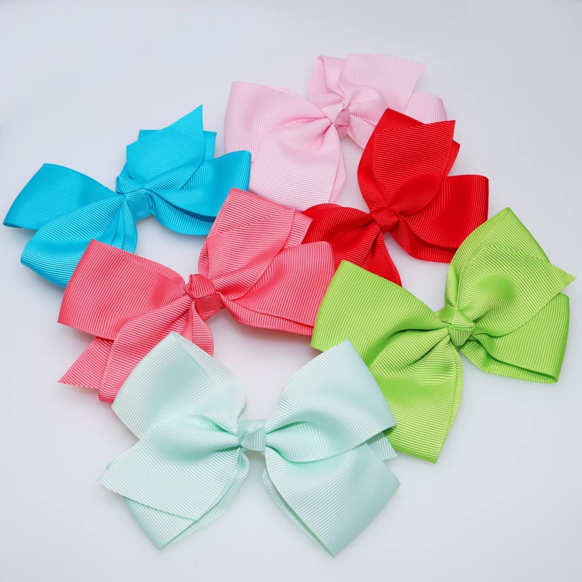 WillingTee bow clip ideal for family photos and birthdays