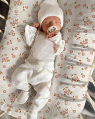 Wimist Muslin Baby Lounger Cover 2Pack back view highlights secure envelope closure.