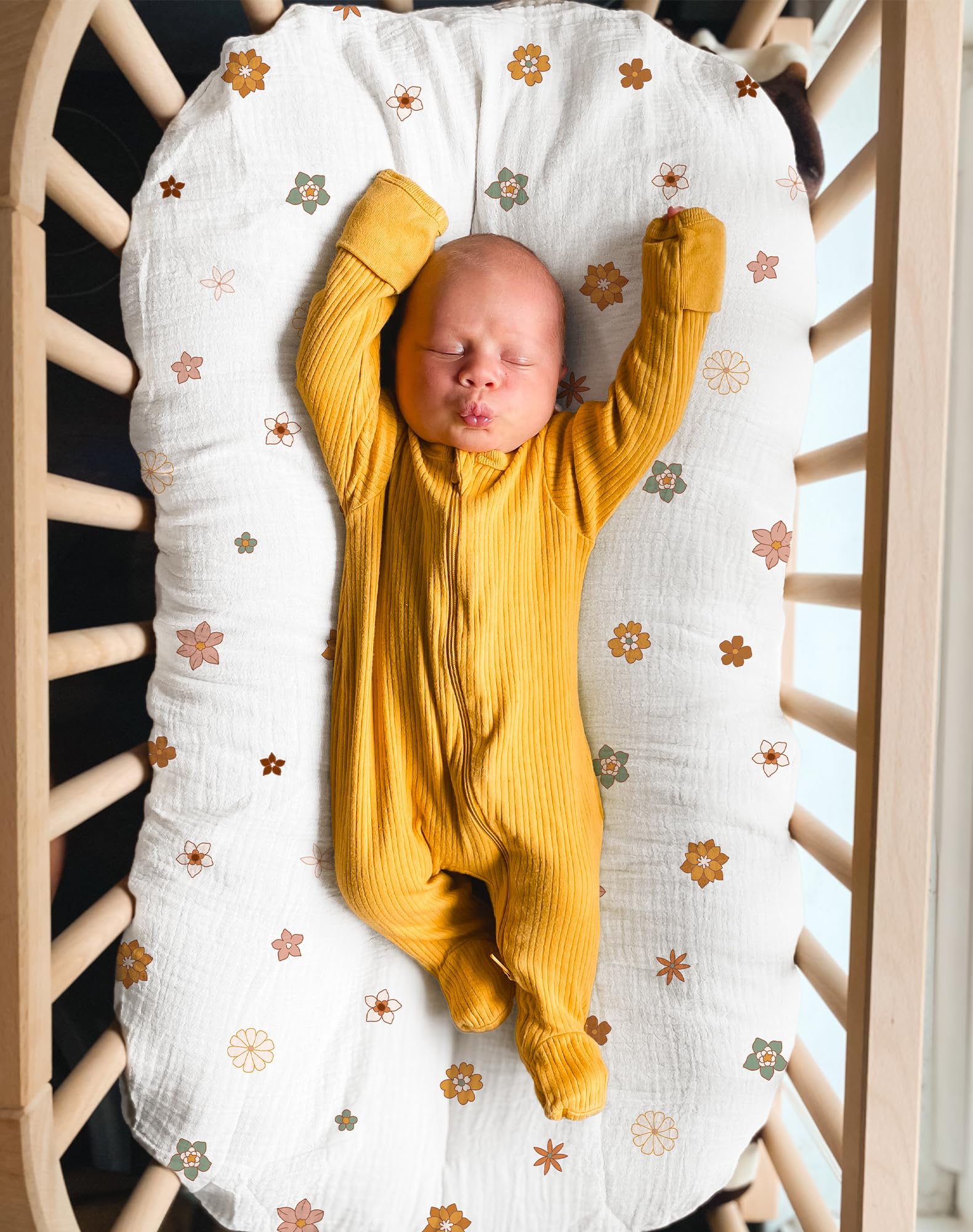 Wimist Muslin Baby Lounger Cover Flower-B envelope closure prevents snagging