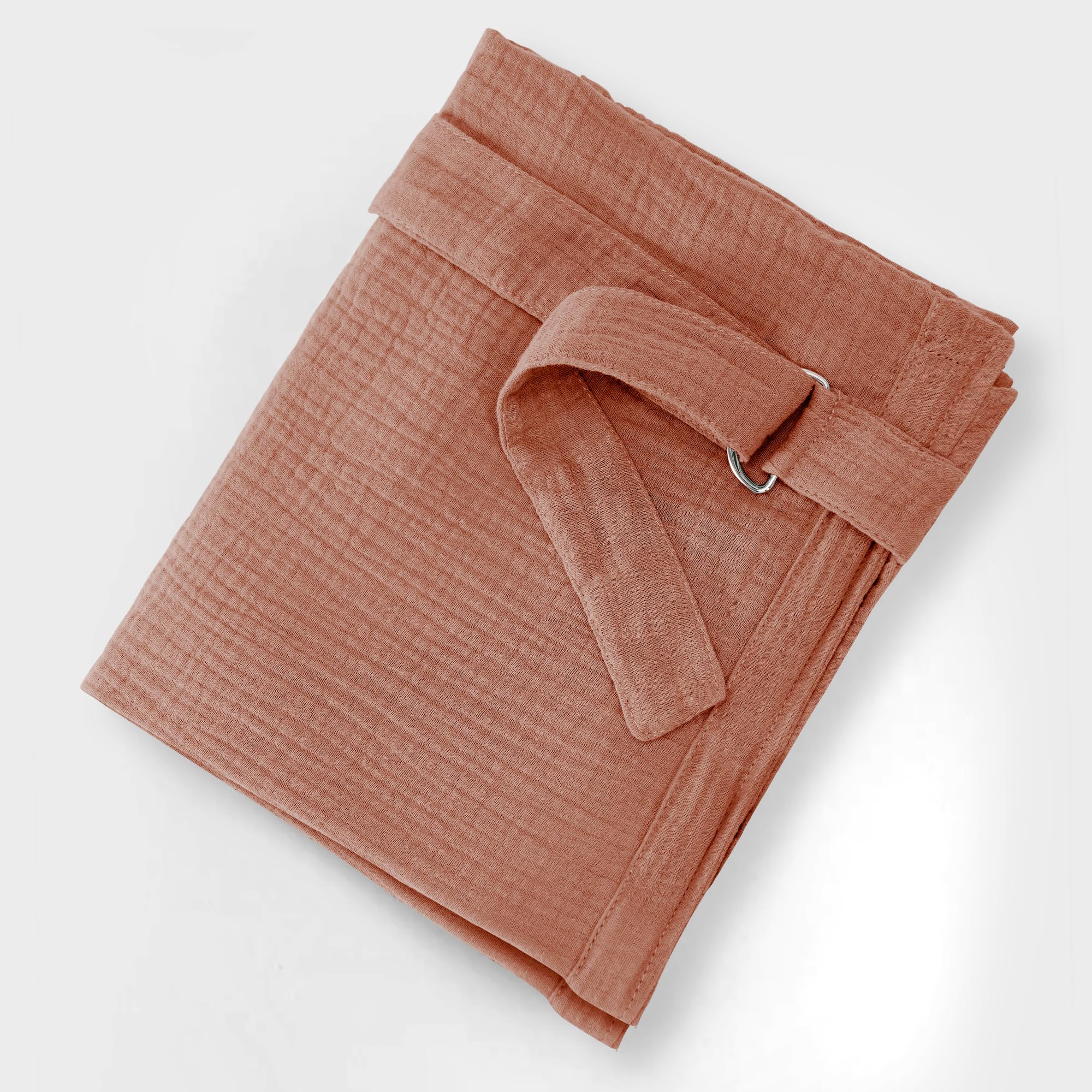 Wimist nursing cover adjustable straps demonstrates one-handed fit for busy moms