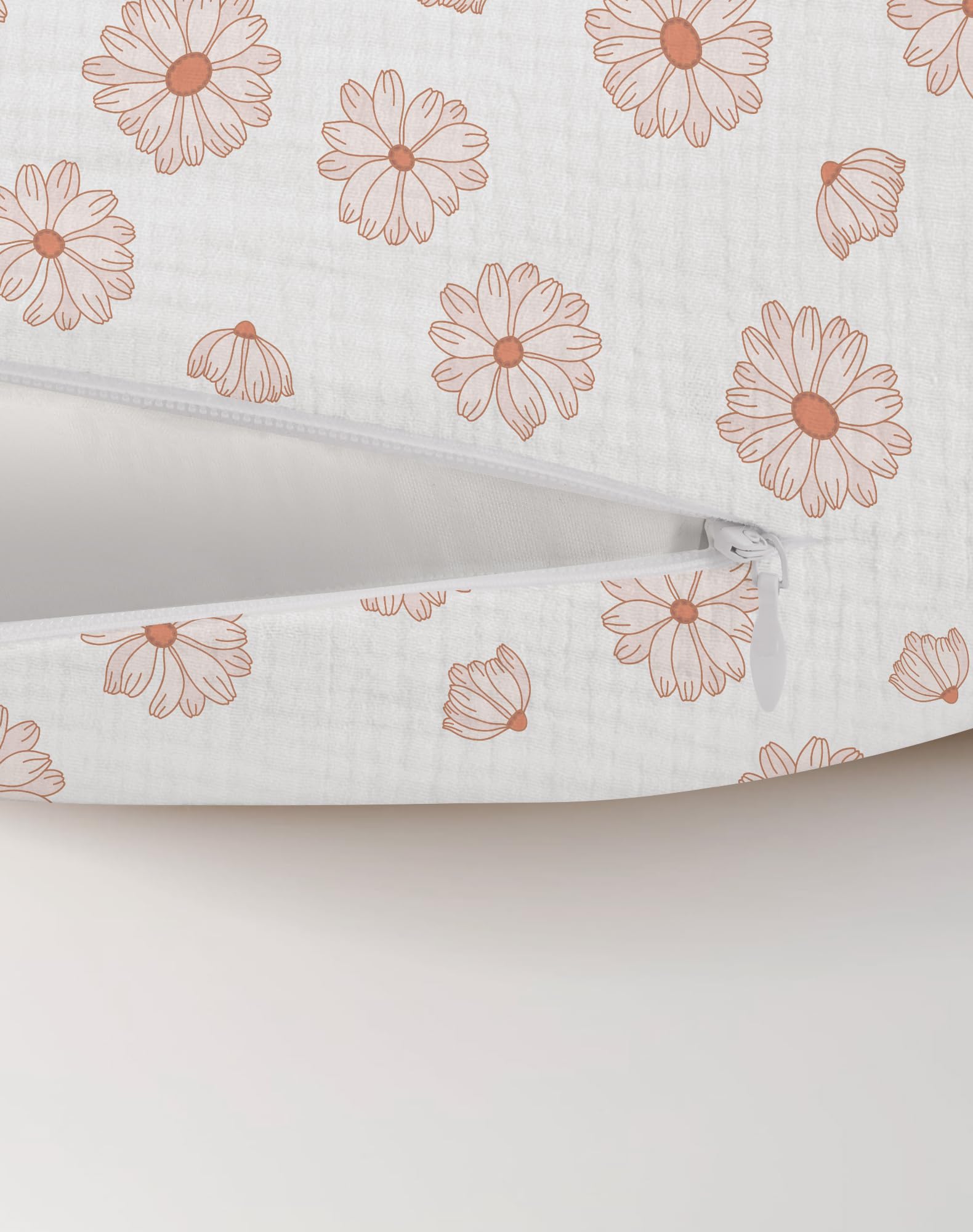 Wimist nursing pillow cover zipper detail keeps baby skin safe and covers securely.