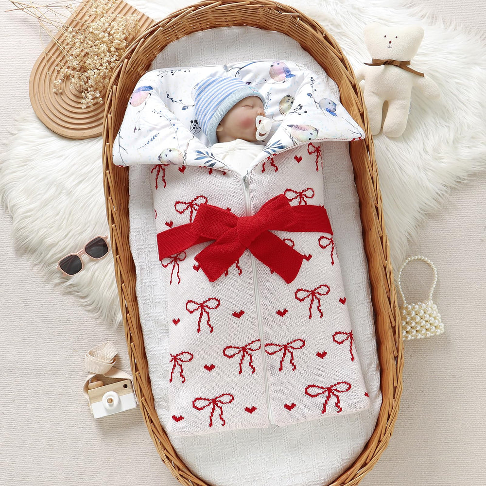 Winmany winter sleep sack provides warmth and wind protection during outings.
