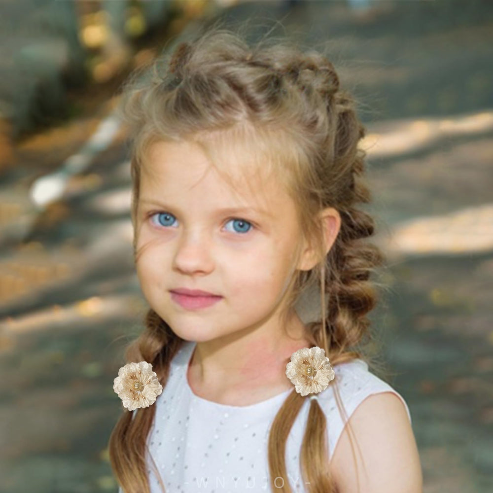 WNYUJOY alligator clip ensures secure hold for active toddlers.