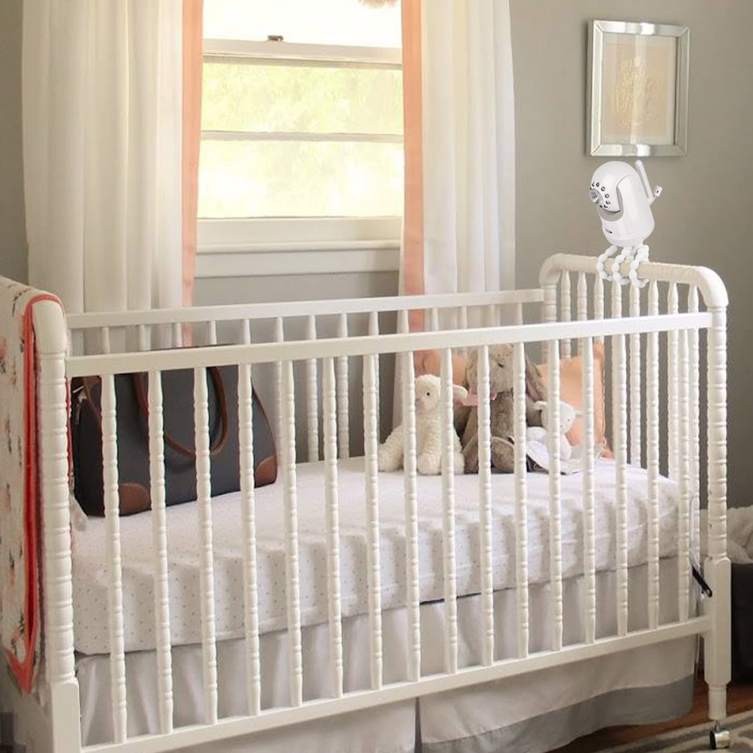wochel baby-monitor-tripod-adapter demonstrates stable, crib-friendly mounting option