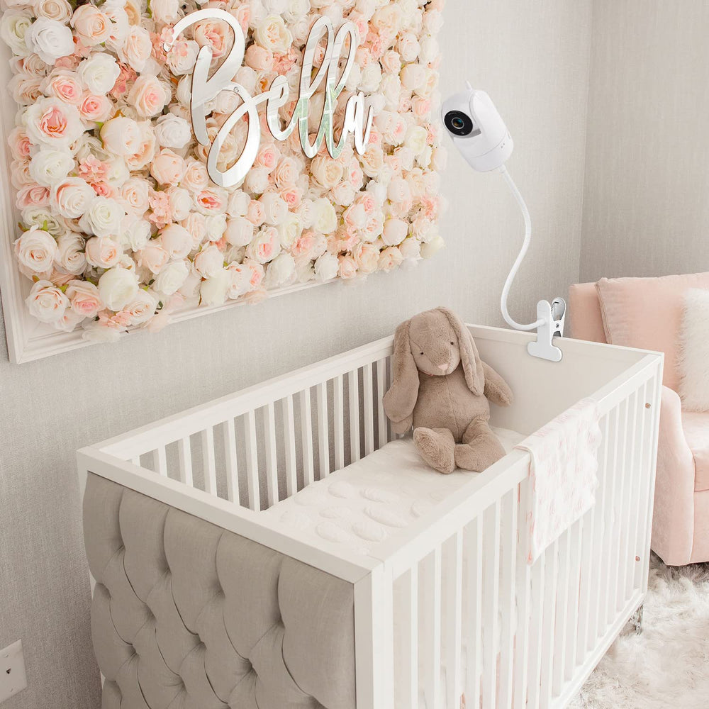 Wochel clip-mount on crib-rail demonstrates quick tool-free installation.