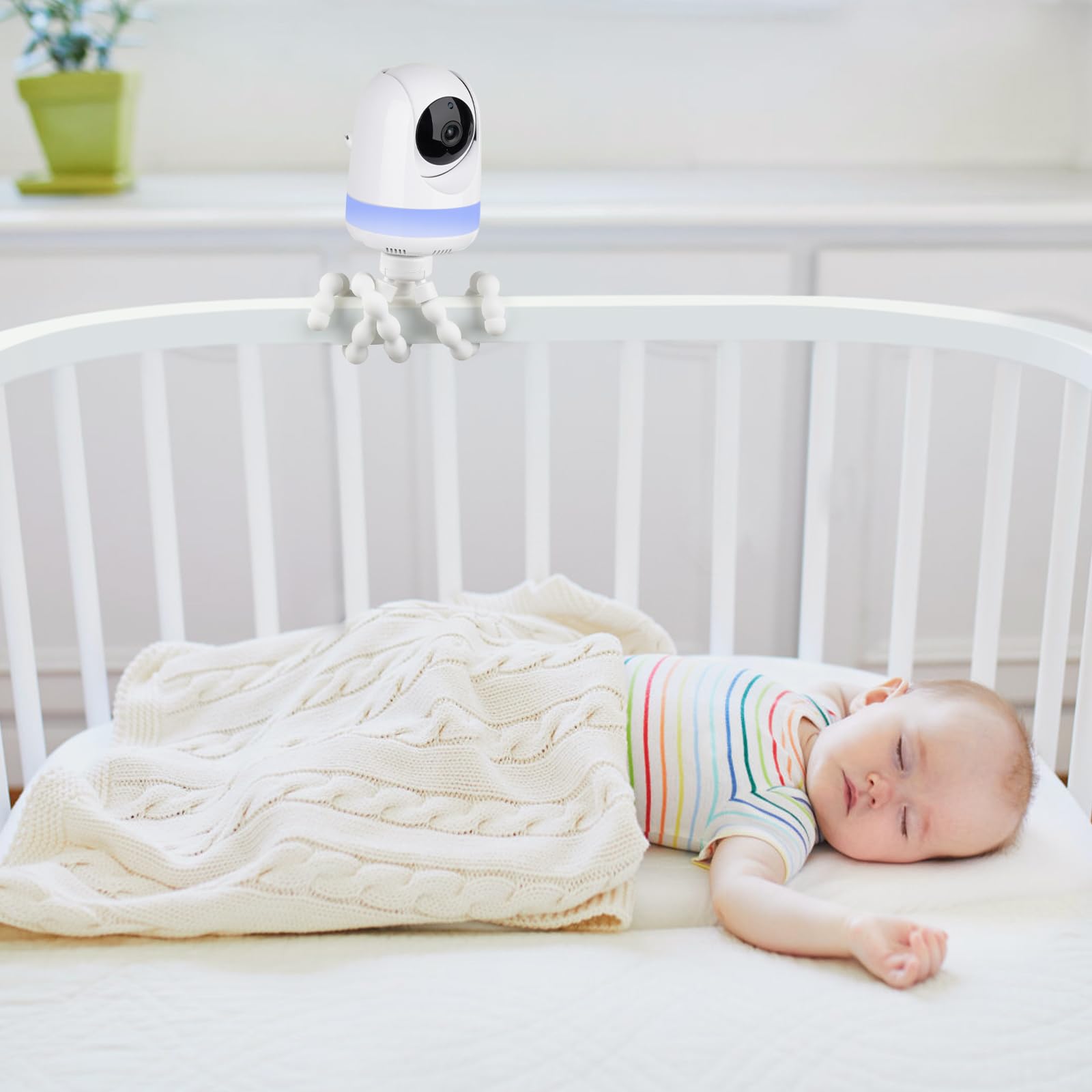 Wochel non-slip silicone base keeps the monitor secure on crib rails.