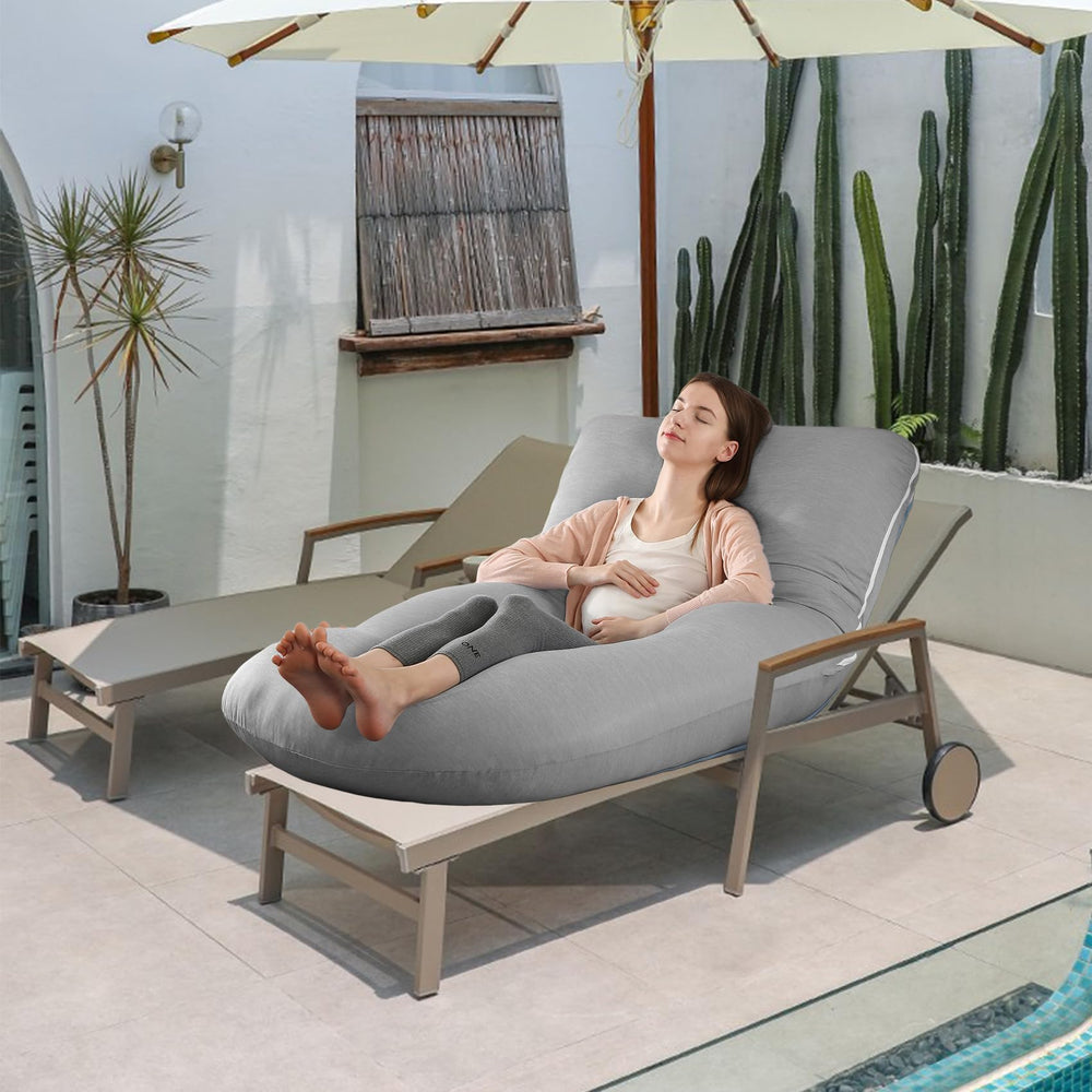Wodsfay pillow features double-stitched zippers for durable use