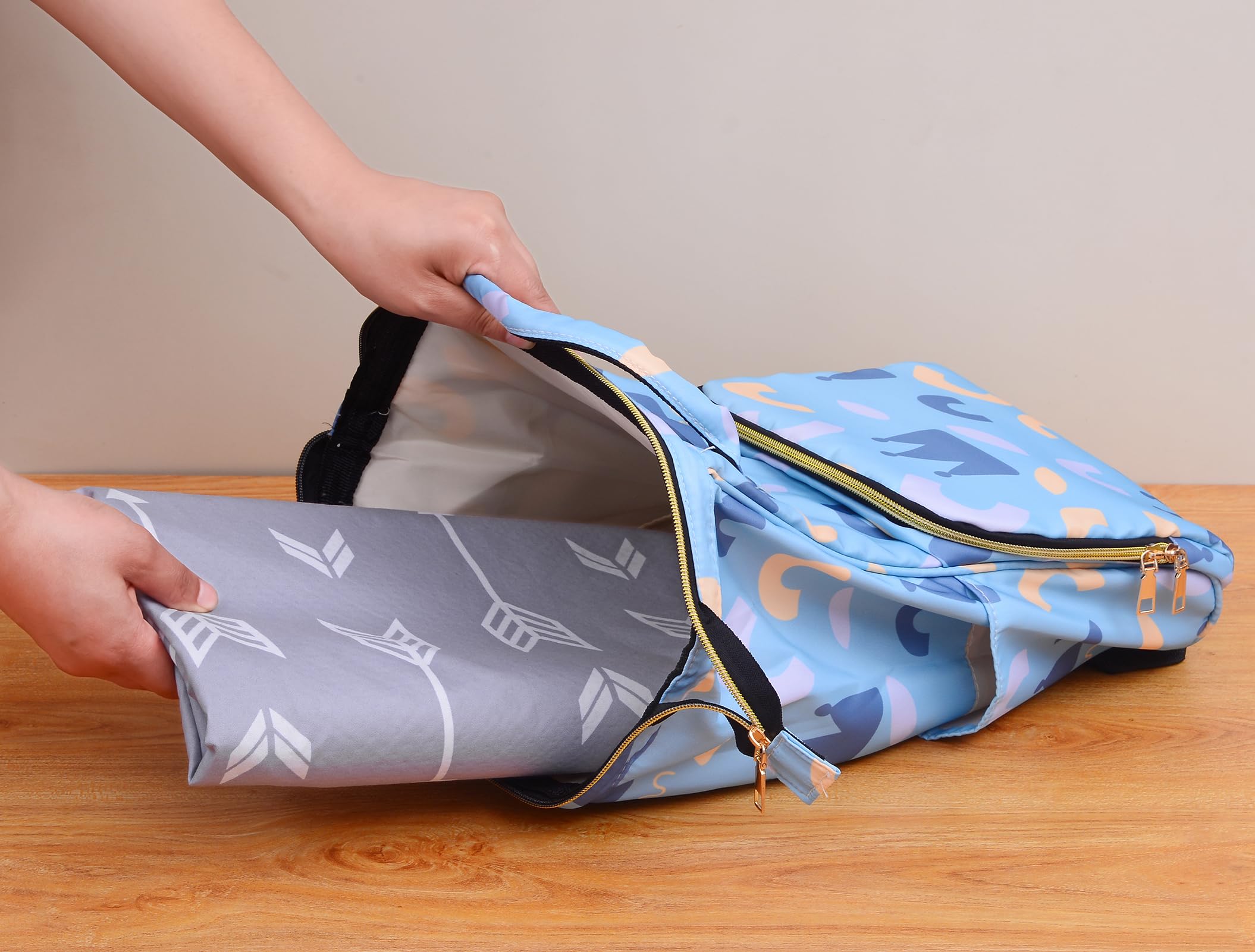 WOMUMON Multi-use mat doubles as tablecloth for playtime